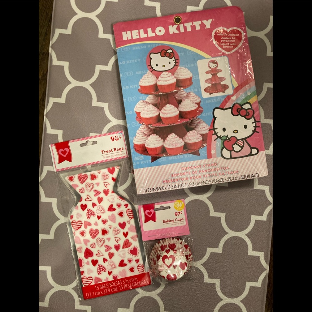 Hello Kitty cupcake birthday party package